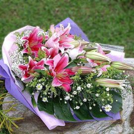 6 Pink Lily Handbouquet 