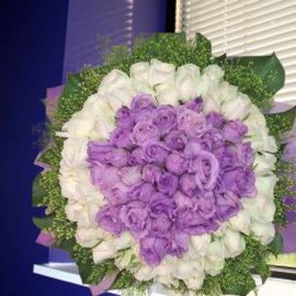 99 Roses ( 40 Purple 59 White ) Handbouquet